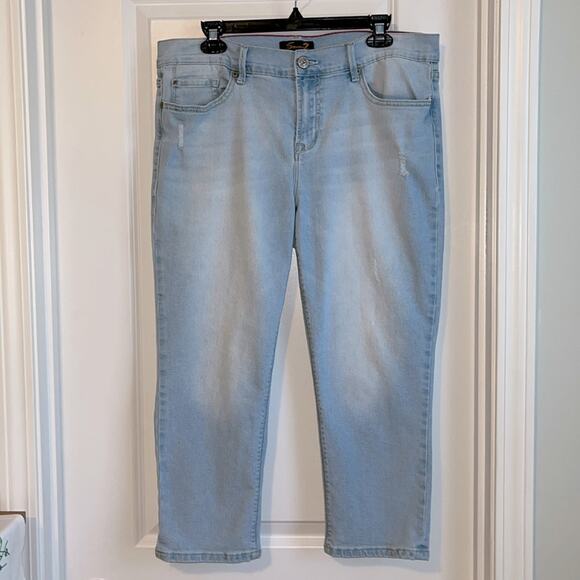 Seven7 Cropped Girlfriend Jeans - Picture 1 of 12